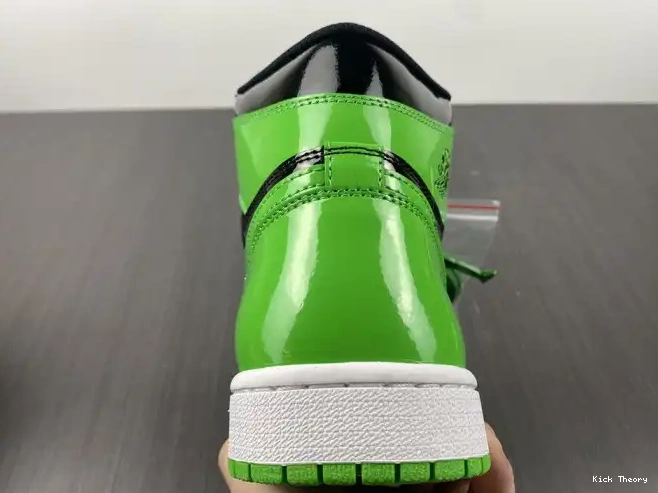 Kicktheory High 555088-030 Air Pine OG Jordan 1 Green 0516